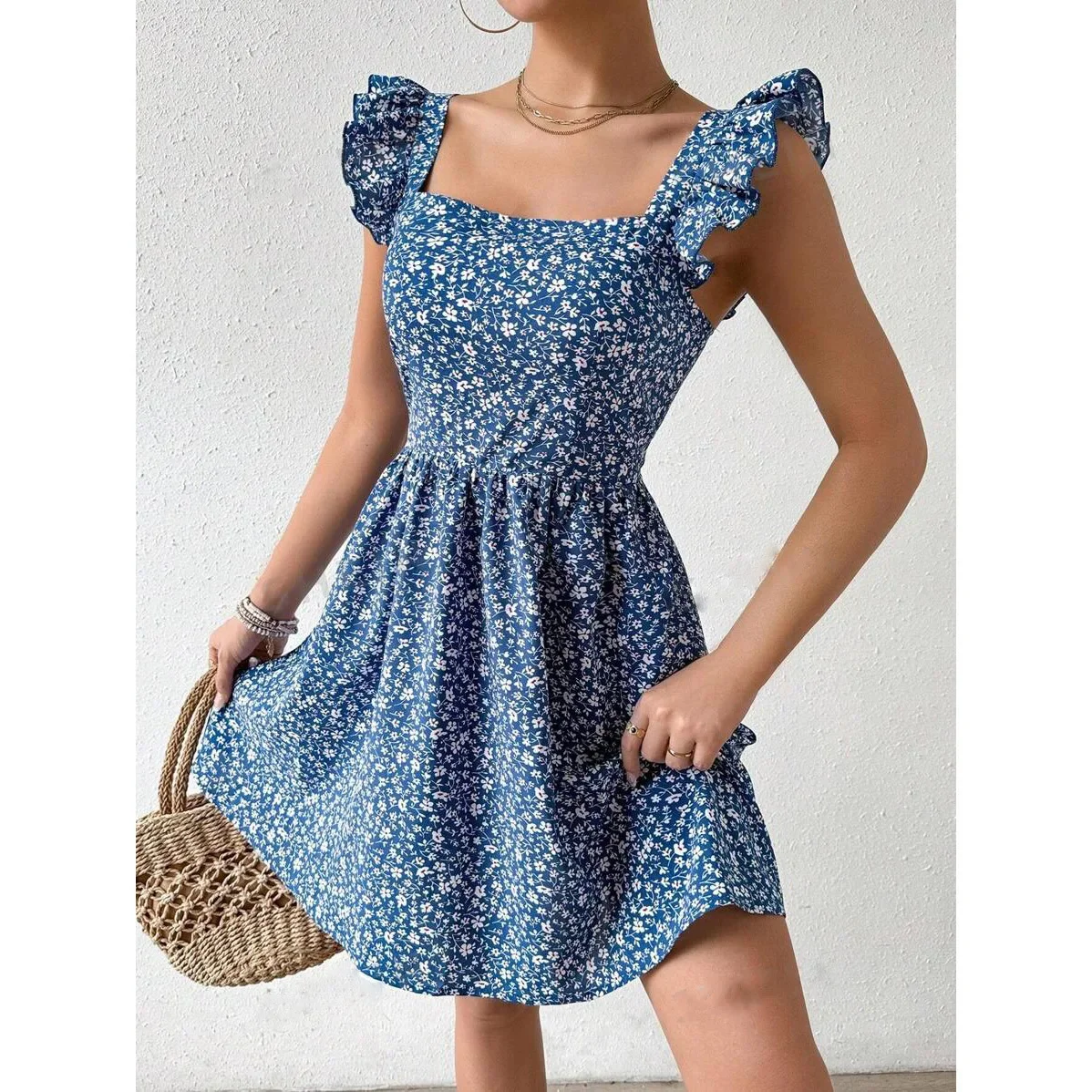 Spring/summer Women's Dress Square Collar Ruffled Shoulder Bow Swing Dress Printed Sleeveless Halter Backless Sexy Dress y2k
Spring/summer Women's Dress Square Collar Ruffled Shoulder Bow Swing Dress Printed Sleeveless Halter Backless Sexy Dress y2k