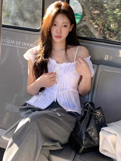 Sweet Style Short Sleeve Shoulder Bared One Shoulder Buttoned Wood Grain Ruffle Summer New Arrival Women's Top
Sweet Style Short Sleeve Shoulder Bared One Shoulder Buttoned Wood Grain Ruffle Summer New Arrival Women's Top