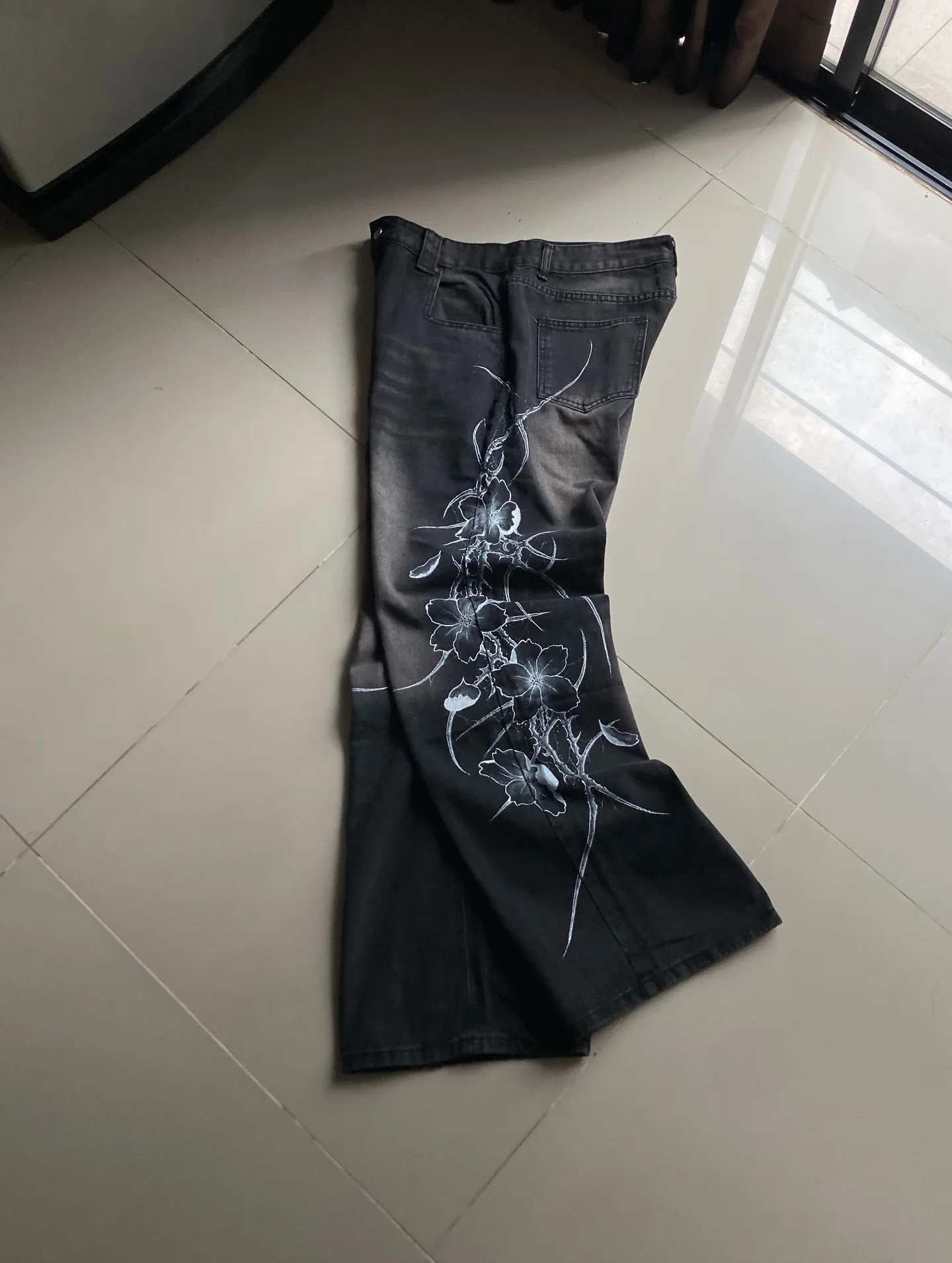 Y2K Streetwear Vintage Black Print Baggy Jeans Harajuku Street Hip Hop Fashion Wide Leg Pants Casual Couple Loose Denim Trousers
Y2K Streetwear Vintage Black Print Baggy Jeans Harajuku Street Hip Hop Fashion Wide Leg Pants Casual Couple Loose Denim Trousers