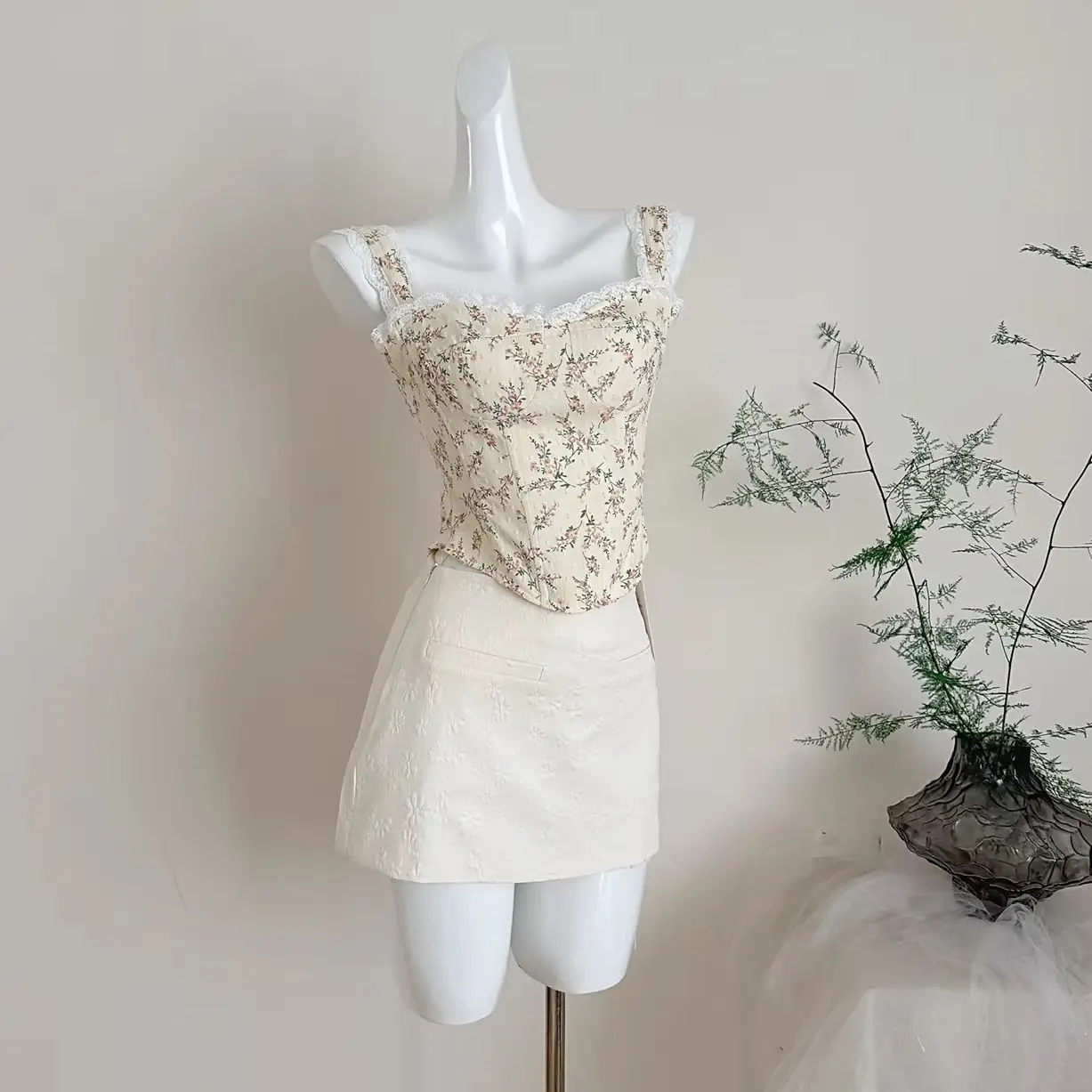 Skirt sets Woman 2 Piece Outfit Lace-up Fishbone Tank Tops Floral & High Waist A-Line Short Skirts Sexy Fashion Clothing 2026
Skirt sets Woman 2 Piece Outfit Lace-up Fishbone Tank Tops Floral & High Waist A-Line Short Skirts Sexy Fashion Clothing 2026