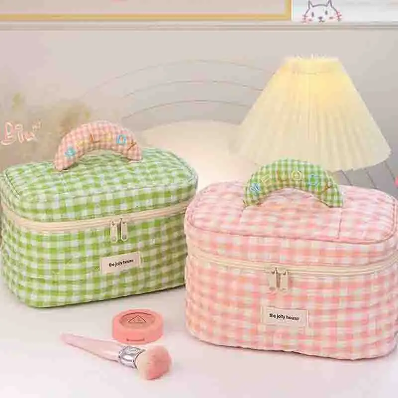 1-2PCS Color Portable Large Capacity Toilet Bag Makeup Bag Storage Outdoor Travel Wash Bag Cute Checkered Handheld Makeup Bag 
1-2PCS Color Portable Large Capacity Toilet Bag Makeup Bag Storage Outdoor Travel Wash Bag Cute Checkered Handheld Makeup Bag