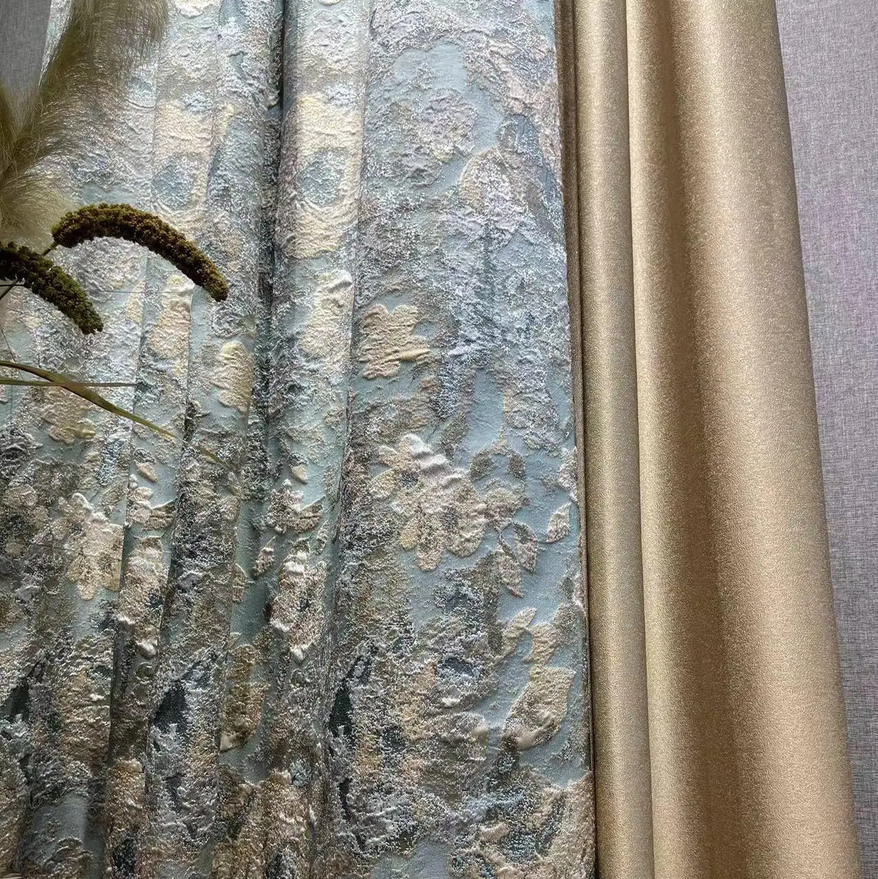 2022 new three-dimensional relief curtains high-end American light luxury vertical curtains French European style living room
2022 new three-dimensional relief curtains high-end American light luxury vertical curtains French European style living room