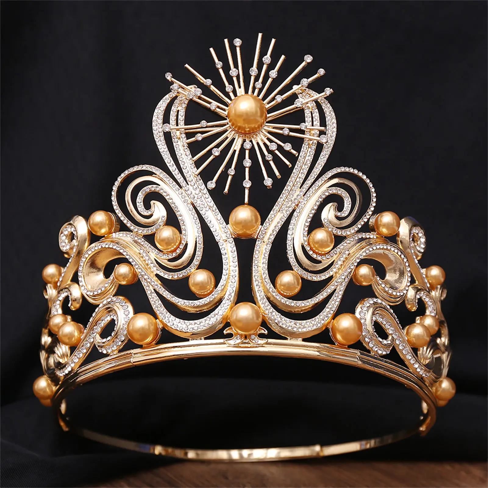 Adult Princess Crown with Rhinestone Pearls Baroque Headwear with Sparkly Rhinestone for Masquerade Ball Banquet Cosplay
Adult Princess Crown with Rhinestone Pearls Baroque Headwear with Sparkly Rhinestone for Masquerade Ball Banquet Cosplay