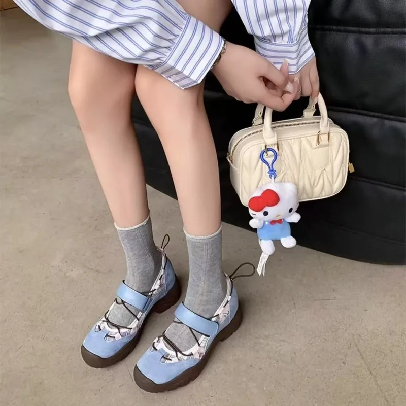 New Women Mary Jane Shoes Fashion Hollow Out Chunky Sneakers for Woman Exquisite Ballet Casual Shoe Designer Shoes Zapatos Mujer
New Women Mary Jane Shoes Fashion Hollow Out Chunky Sneakers for Woman Exquisite Ballet Casual Shoe Designer Shoes Zapatos Mujer