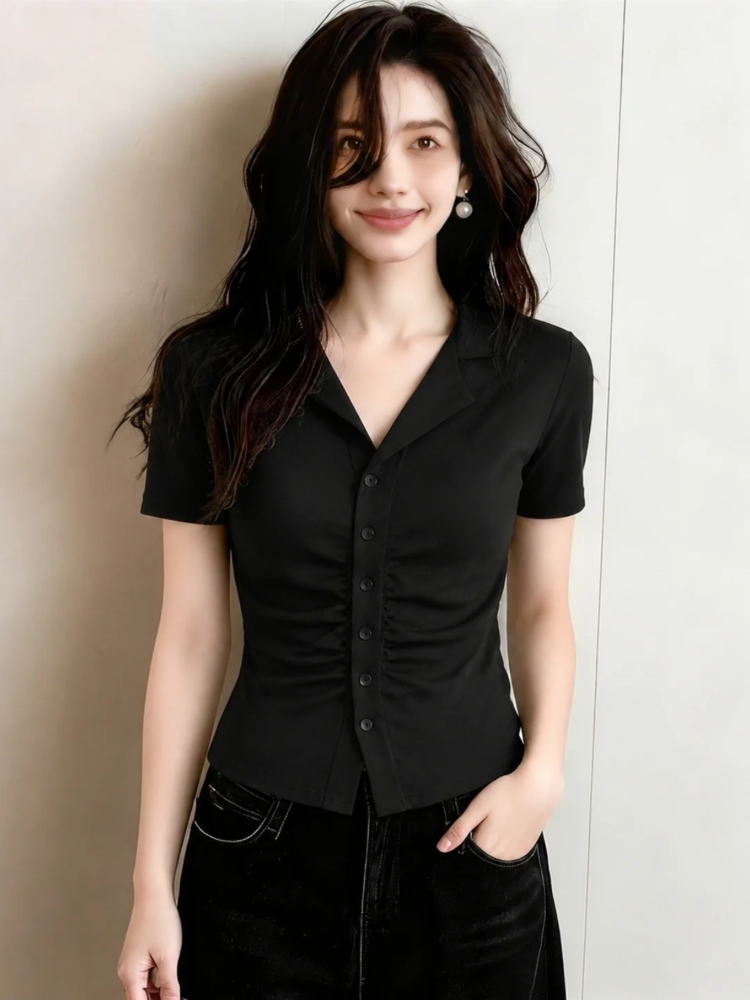 Fashionable Commuter Style V-Neck Short Sleeve Slim Fit Waist-Cinching Single Button Pure Color Shirt Korean Version Silk Top
Fashionable Commuter Style V-Neck Short Sleeve Slim Fit Waist-Cinching Single Button Pure Color Shirt Korean Version Silk Top