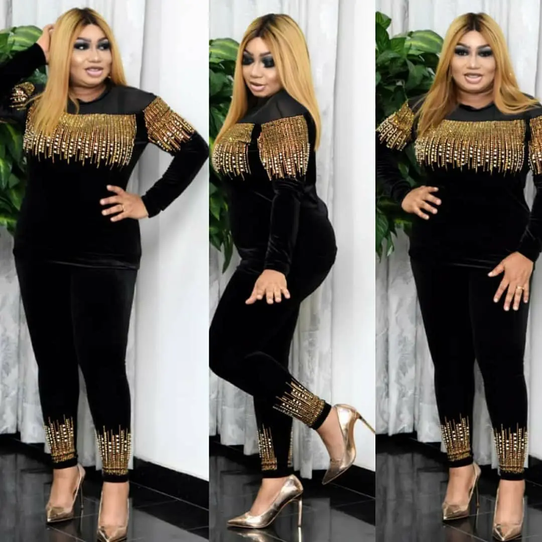 2025 African Ethnic Style Women Clothing 2 Piece Set Velvet Fashion Diamond Beaded Party Clothes Saudi Casual Modest Outfits New
2025 African Ethnic Style Women Clothing 2 Piece Set Velvet Fashion Diamond Beaded Party Clothes Saudi Casual Modest Outfits New