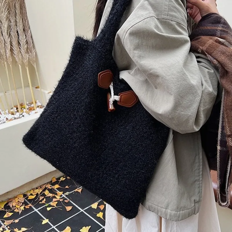 New Knitted Fried Dough Twists Women's Shoulder Bag 2025 Simple Versatile Large Capacity Vintage Knitted Large Capacity Tote Bag
New Knitted Fried Dough Twists Women's Shoulder Bag 2025 Simple Versatile Large Capacity Vintage Knitted Large Capacity Tote Bag