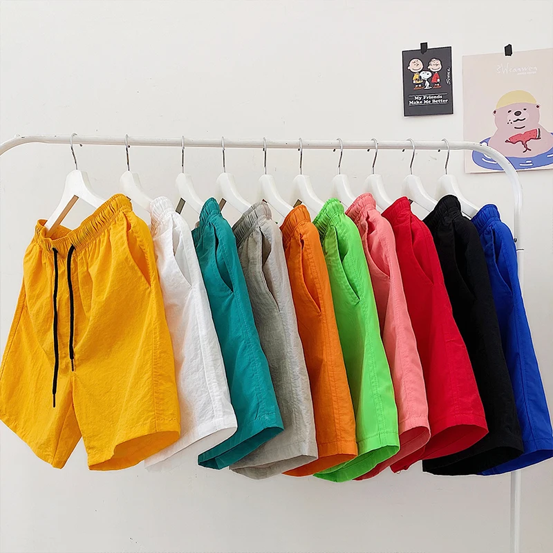 Летние легкие дышащие баскетбольные шорты из быстросохнущей ткани, повседневные свободные спортивные шорты для бега и отдыха, молодежные.
Летние легкие дышащие баскетбольные шорты из быстросохнущей ткани, повседневные свободные спортивные шорты для бега и отдыха, молодежные.