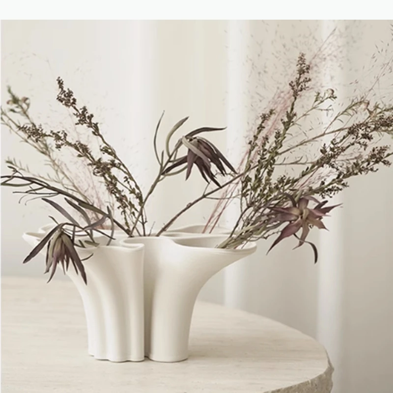 Ceramic Ornaments Abstract White Ceramic Vase Flower Arrangement Accessories Irregular Petals Coral Shapes Ornaments
Ceramic Ornaments Abstract White Ceramic Vase Flower Arrangement Accessories Irregular Petals Coral Shapes Ornaments