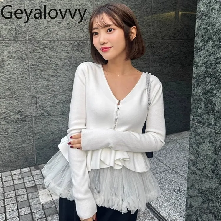 Japanese Style Sweet V-neck Women's Knit Sweater Lantern Hem Short Ruffled Long Sleeve Knitted Cardigan + Vest Two-piece Set
Japanese Style Sweet V-neck Women's Knit Sweater Lantern Hem Short Ruffled Long Sleeve Knitted Cardigan + Vest Two-piece Set