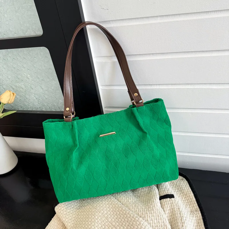 Niche Design Textured Velvet Tote Bag Large Capacity College Style Commuter Shoulder Bag
Niche Design Textured Velvet Tote Bag Large Capacity College Style Commuter Shoulder Bag