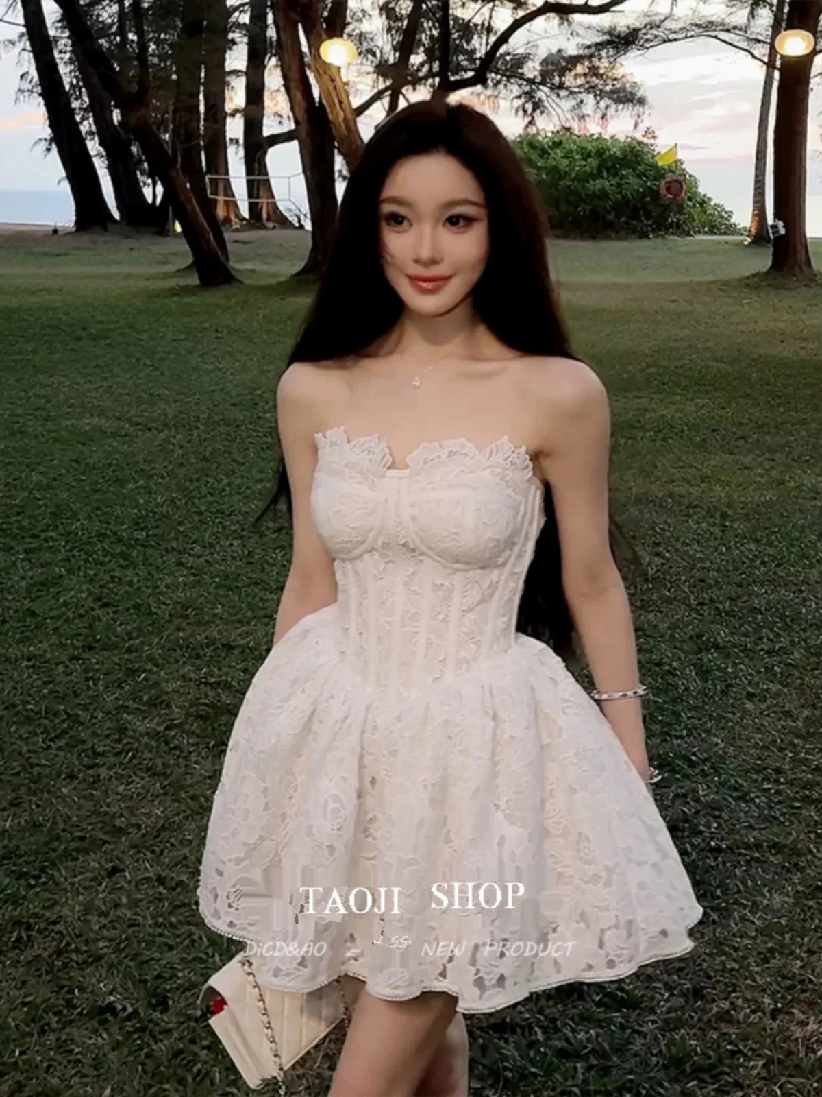 French Style Lace Fish Bone Dress Women's Spring and Summer Pure Sexy Strapless Slim A-line Short Dress Fashion Female Clothes
French Style Lace Fish Bone Dress Women's Spring and Summer Pure Sexy Strapless Slim A-line Short Dress Fashion Female Clothes