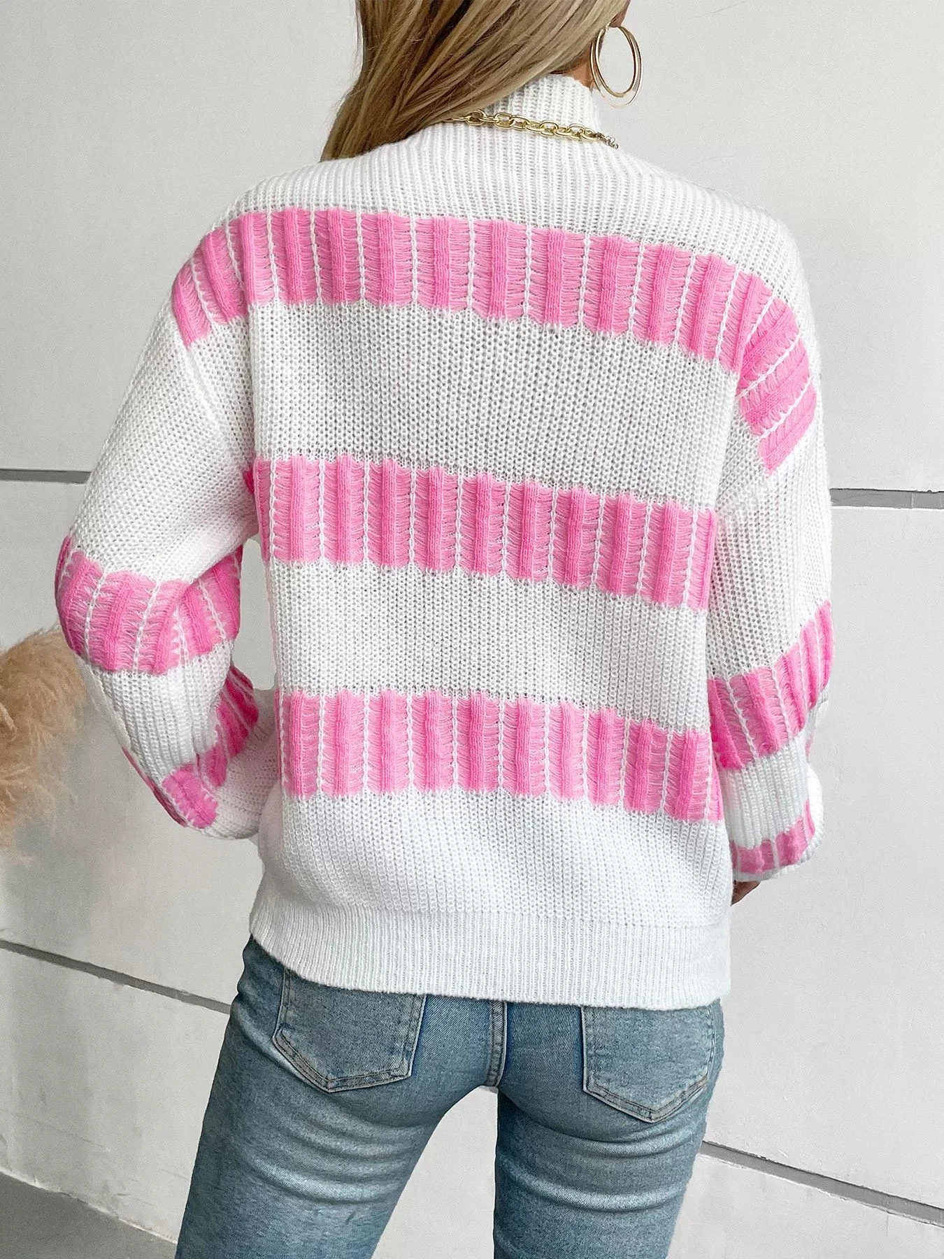 Striped pullover women's sweater for autumn and winter, fashionable and versatile, loose half high neck knitted sweater
Striped pullover women's sweater for autumn and winter, fashionable and versatile, loose half high neck knitted sweater