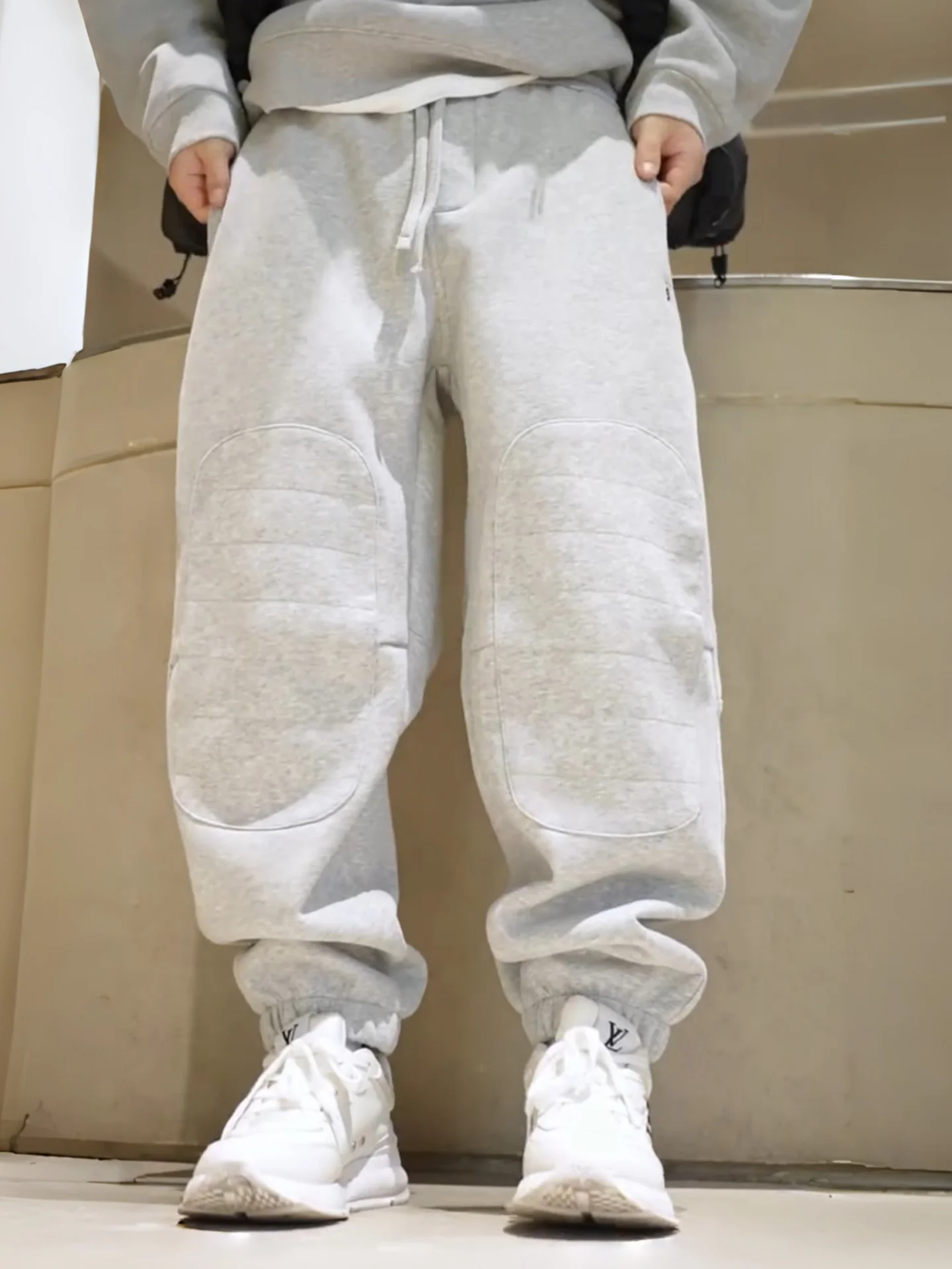 High Quali Men's Casual Sports Sweatpants Winter Trendy Simple Faionable All-Match Knife Cuffed Pants
High Quali Men's Casual Sports Sweatpants Winter Trendy Simple Faionable All-Match Knife Cuffed Pants