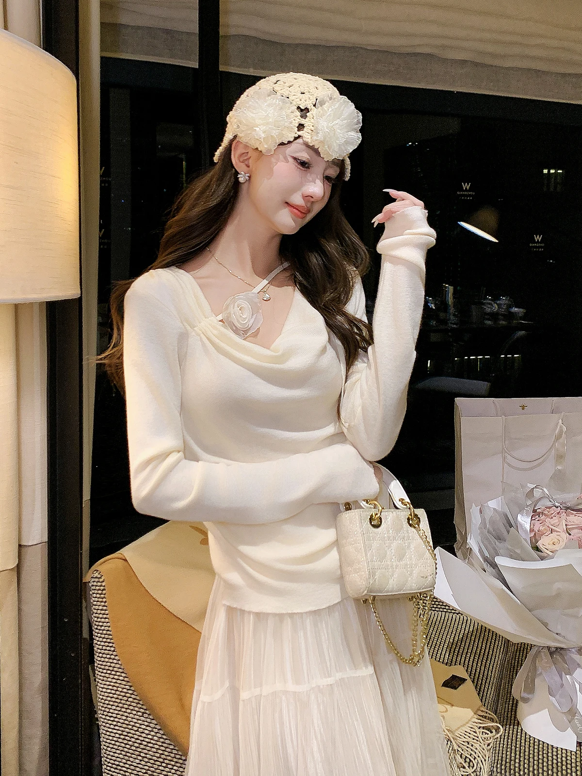 French Sle Knitted Sweater Women's Early Spring New Gentle Top Floral Pattern Rope Bule Neline 3D Knitting Soft Long Sl...
French Sle Knitted Sweater Women's Early Spring New Gentle Top Floral Pattern Rope Bule Neline 3D Knitting Soft Long Sl...