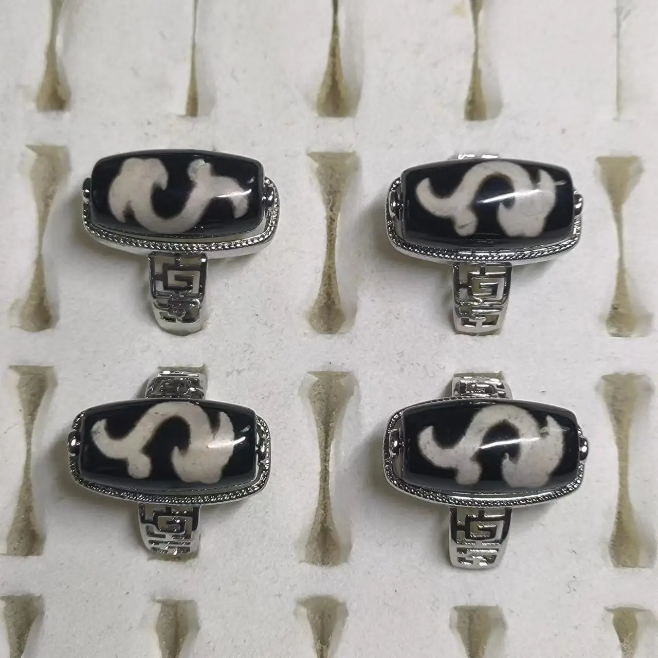 1pcs/lot Natural Turnable Decompression Transfer Beads Agate Dzi Ring good meaning creative fashion size adjustable jewelry taki
1pcs/lot Natural Turnable Decompression Transfer Beads Agate Dzi Ring good meaning creative fashion size adjustable jewelry taki