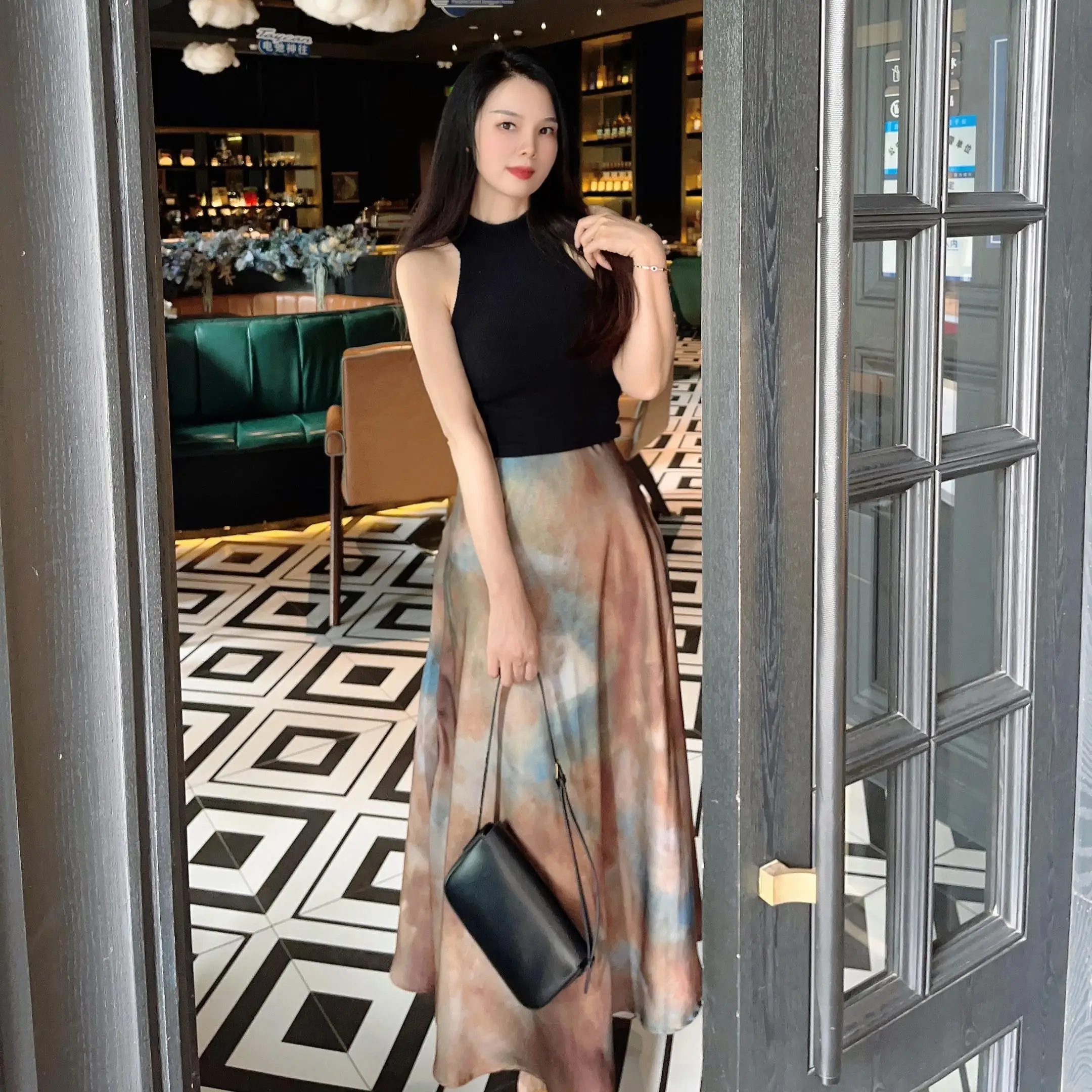 High end midi skirt for women, personalized blend gradient midi skirt, retro party dress, French elegant women's clothing
High end midi skirt for women, personalized blend gradient midi skirt, retro party dress, French elegant women's clothing