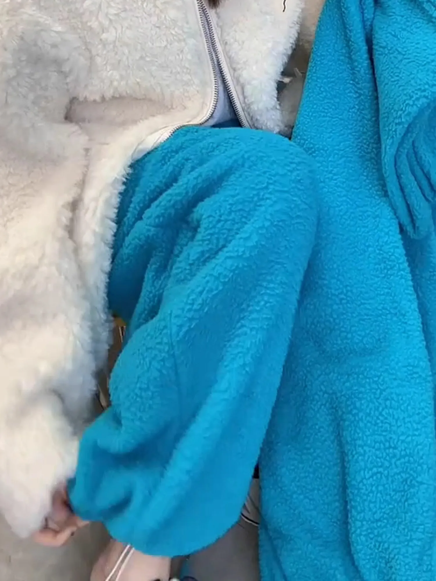 Blue Thickened Plush Casual Pants Women Winter New Style Super Beautiful Windproof Outdoor Wear Warm Wide Leg Pants
Blue Thickened Plush Casual Pants Women Winter New Style Super Beautiful Windproof Outdoor Wear Warm Wide Leg Pants