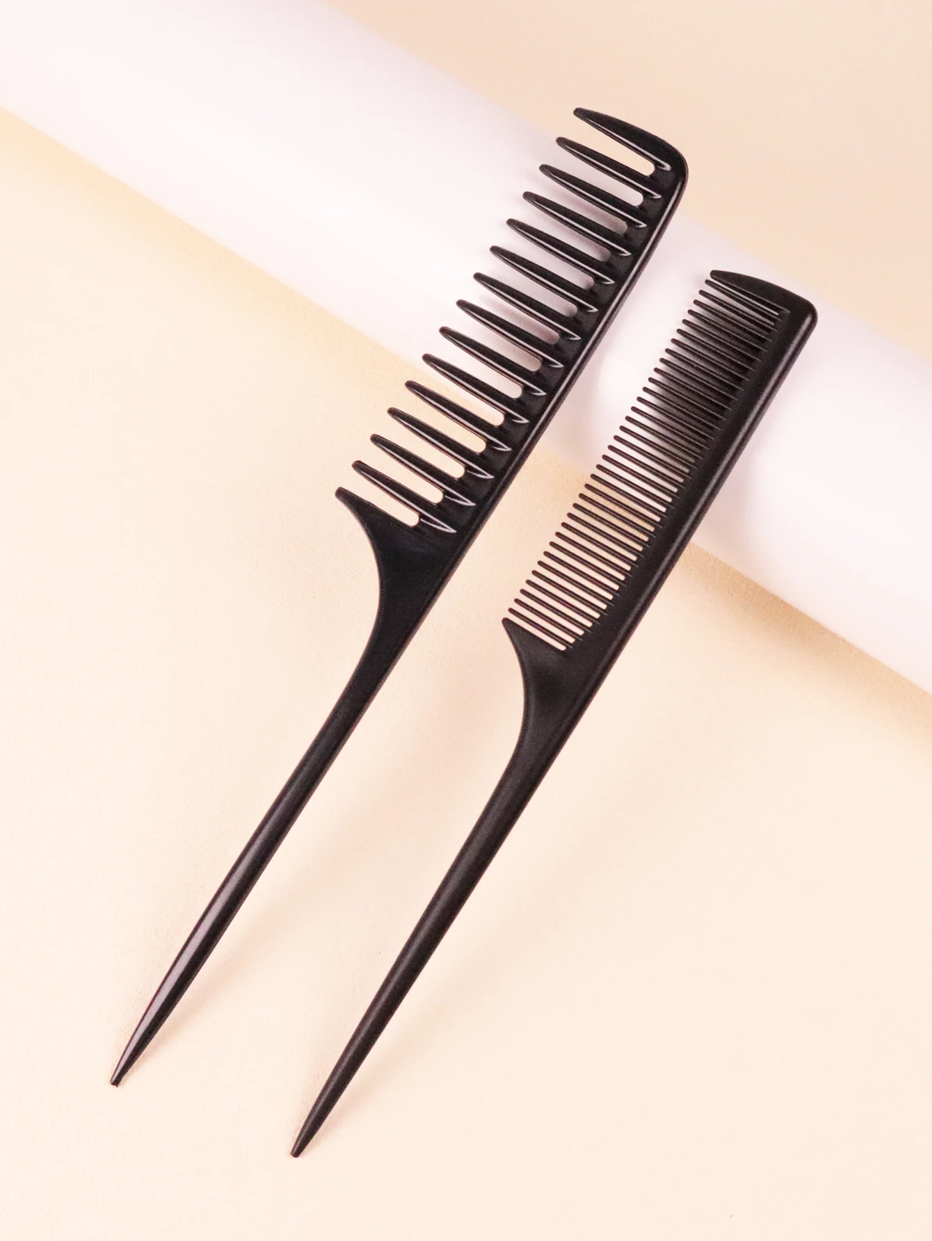 2pcs salon hair comb sets, wide toothed pointed tail comb and thick pointed tail comb Special for real hair wigs
2pcs salon hair comb sets, wide toothed pointed tail comb and thick pointed tail comb Special for real hair wigs