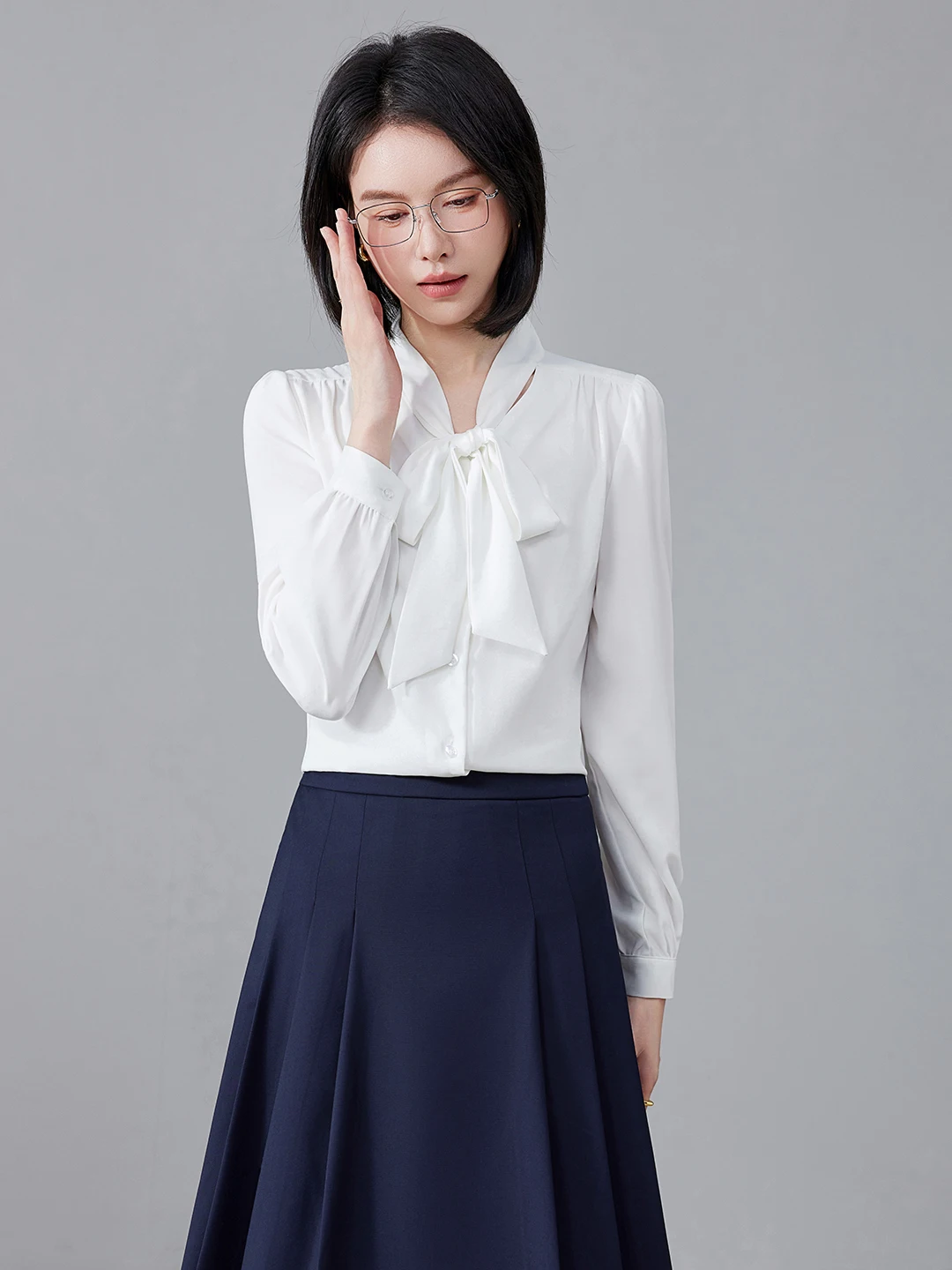 Slim Fit Preppy Style Women's Shirt Spring Design Professional Workwear Slimming Effect Long Sleeve Button up Casual Top
Slim Fit Preppy Style Women's Shirt Spring Design Professional Workwear Slimming Effect Long Sleeve Button up Casual Top