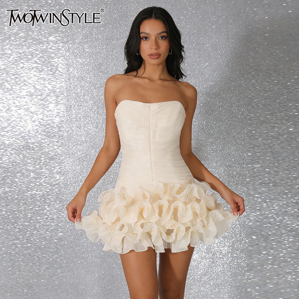 TWOTWINSTYLE Шикарное модное мини-платье без бретелек из фактурной ткани для женщин, без рукавов, с открытой спиной, юбка с 3D-лепестками для вечеринок и дней рождения
TWOTWINSTYLE Шикарное модное мини-платье без бретелек из фактурной ткани для женщин, без рукавов, с открытой спиной, юбка с 3D-лепестками для вечеринок и дней рождения