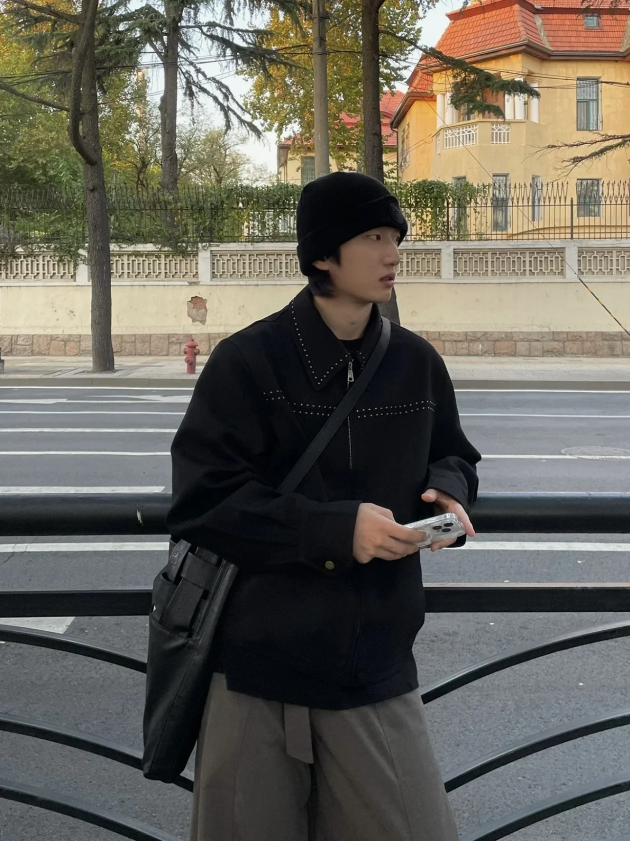 Retro American Embroidered Jaet Men Women Loose Fit Baseball Sle Waed out Zipper Closure Long Sve Pure Color Coat
Retro American Embroidered Jaet Men Women Loose Fit Baseball Sle Waed out Zipper Closure Long Sve Pure Color Coat