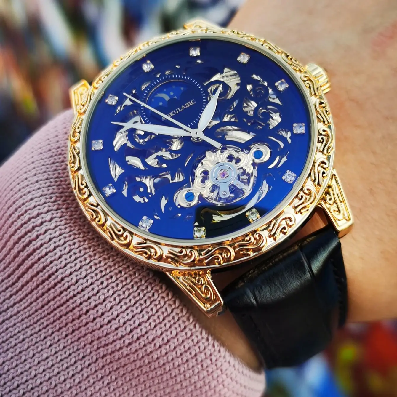 AOKULASIC Gold Skeleton Watch for Men Tourbillon Engraved Automatic Mechanical Watches Leather Strap Luxury Retro Wristwatches
AOKULASIC Gold Skeleton Watch for Men Tourbillon Engraved Automatic Mechanical Watches Leather Strap Luxury Retro Wristwatches