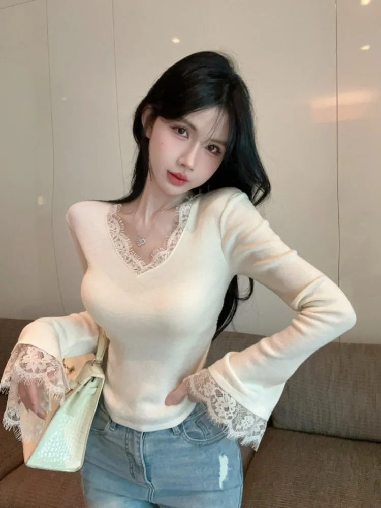 Ladies Summer Lace Knitwear V-Neck Sleeveless Top Beautiful Base Layer Shirt Inner Wear Long Sleeve Bell Sleeve Sun Protection
Ladies Summer Lace Knitwear V-Neck Sleeveless Top Beautiful Base Layer Shirt Inner Wear Long Sleeve Bell Sleeve Sun Protection