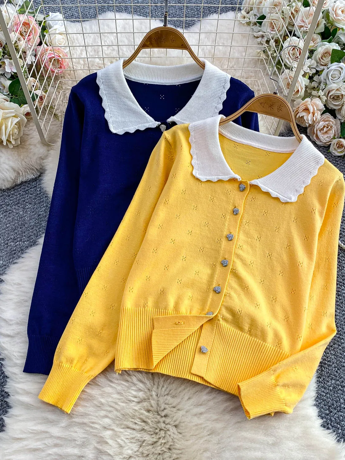 Модный повседневный женский вязаный свитер свободного кроя с контрастными вставками, воротником-стойкой и одной пуговицей, стройнящий силуэт
Модный повседневный женский вязаный свитер свободного кроя с контрастными вставками, воротником-стойкой и одной пуговицей, стройнящий силуэт