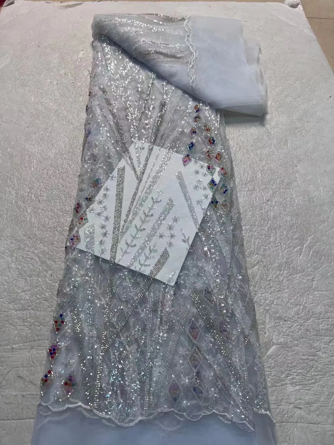 2024 Elegant Heavy Beaded Sequins Lace Fabric With Bead Nigerian 3D Embroidery Mesh Lace Fabric For Wedding Dresses
2024 Elegant Heavy Beaded Sequins Lace Fabric With Bead Nigerian 3D Embroidery Mesh Lace Fabric For Wedding Dresses