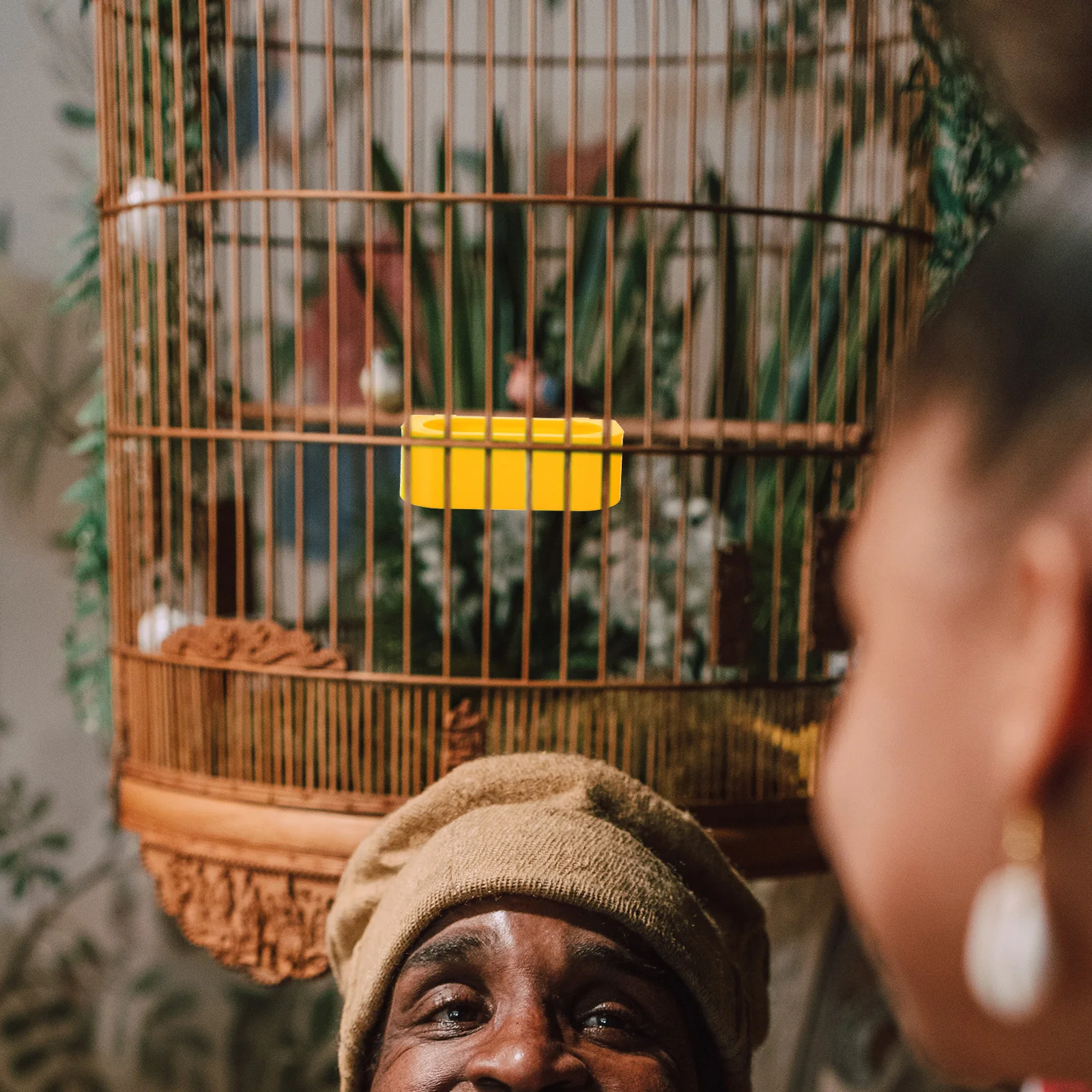 Parrot Food Bowl Hanging Bird Cage Feeder Large Capacity Pet Food Container For Parrots Rabbits Hamsters Cage Accessories
Parrot Food Bowl Hanging Bird Cage Feeder Large Capacity Pet Food Container For Parrots Rabbits Hamsters Cage Accessories