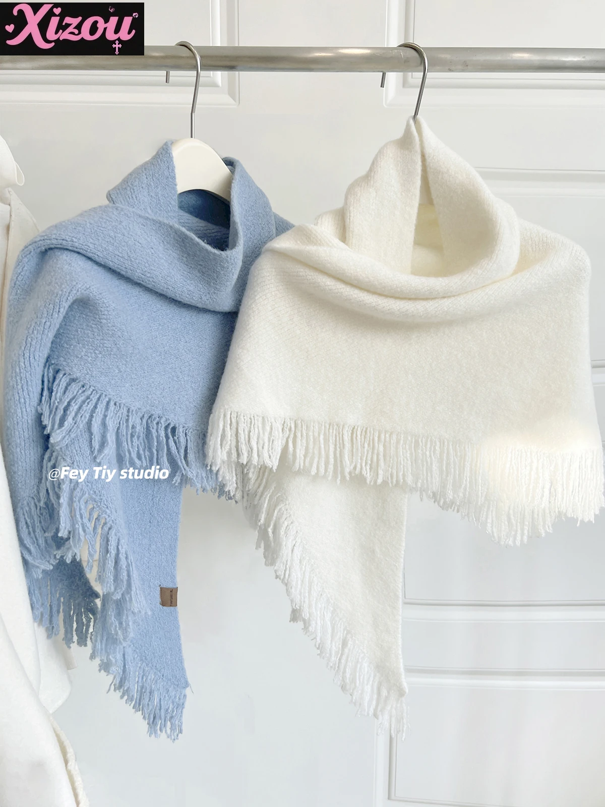 Retro Quality Knitted Warm Triangle Scarf Shawl Women's Autumn Winter Imitation Cashmere Outside Temperament Girl Warm Cape
Retro Quality Knitted Warm Triangle Scarf Shawl Women's Autumn Winter Imitation Cashmere Outside Temperament Girl Warm Cape