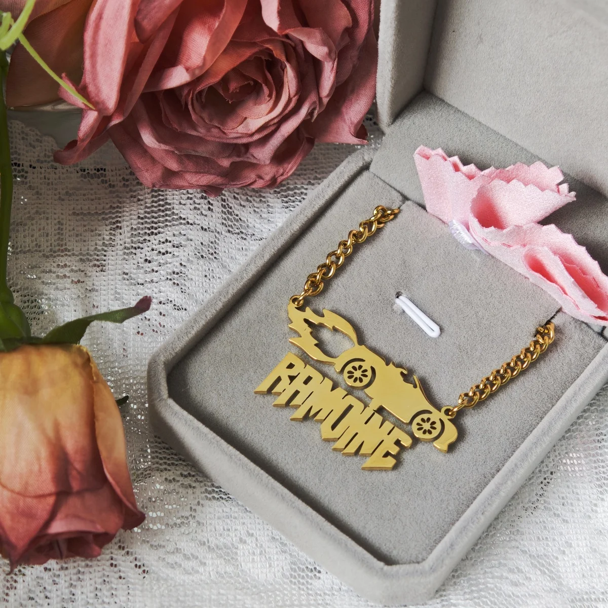 Customized Stainless Steel Hip-hop Necklace Personalized Car Letter Necklace Holiday Fashion Accessory Jewelry For Boyfriend
Customized Stainless Steel Hip-hop Necklace Personalized Car Letter Necklace Holiday Fashion Accessory Jewelry For Boyfriend