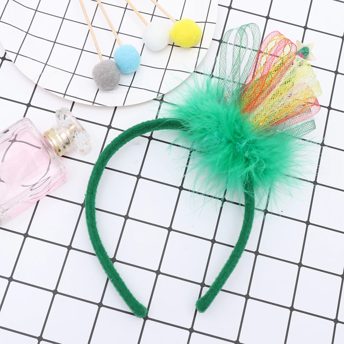 1pc Christmas Tree Hair Hoop Cute Design Personalized Decoration Eye-Catching Party Accessory for Adults Kids
1pc Christmas Tree Hair Hoop Cute Design Personalized Decoration Eye-Catching Party Accessory for Adults Kids