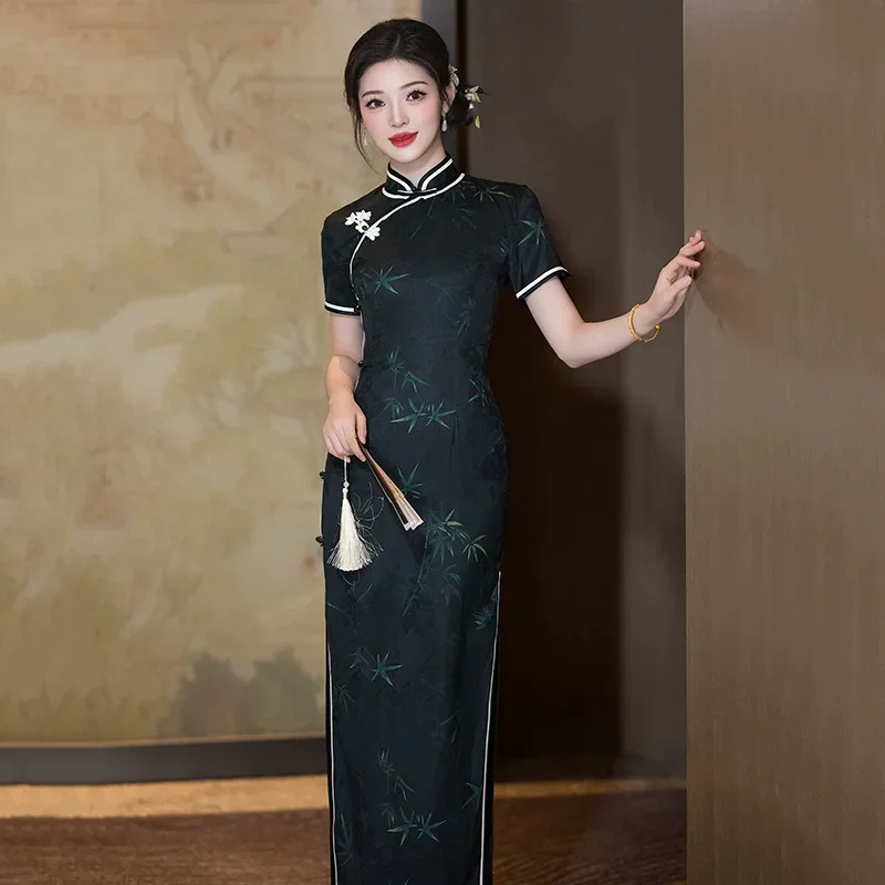 Elegant Old Shanghai Chinese Style Long Cheongsam 2025 New Summer Vintage Qipao Short Sleeve Young Women Sexy Dress
Elegant Old Shanghai Chinese Style Long Cheongsam 2025 New Summer Vintage Qipao Short Sleeve Young Women Sexy Dress