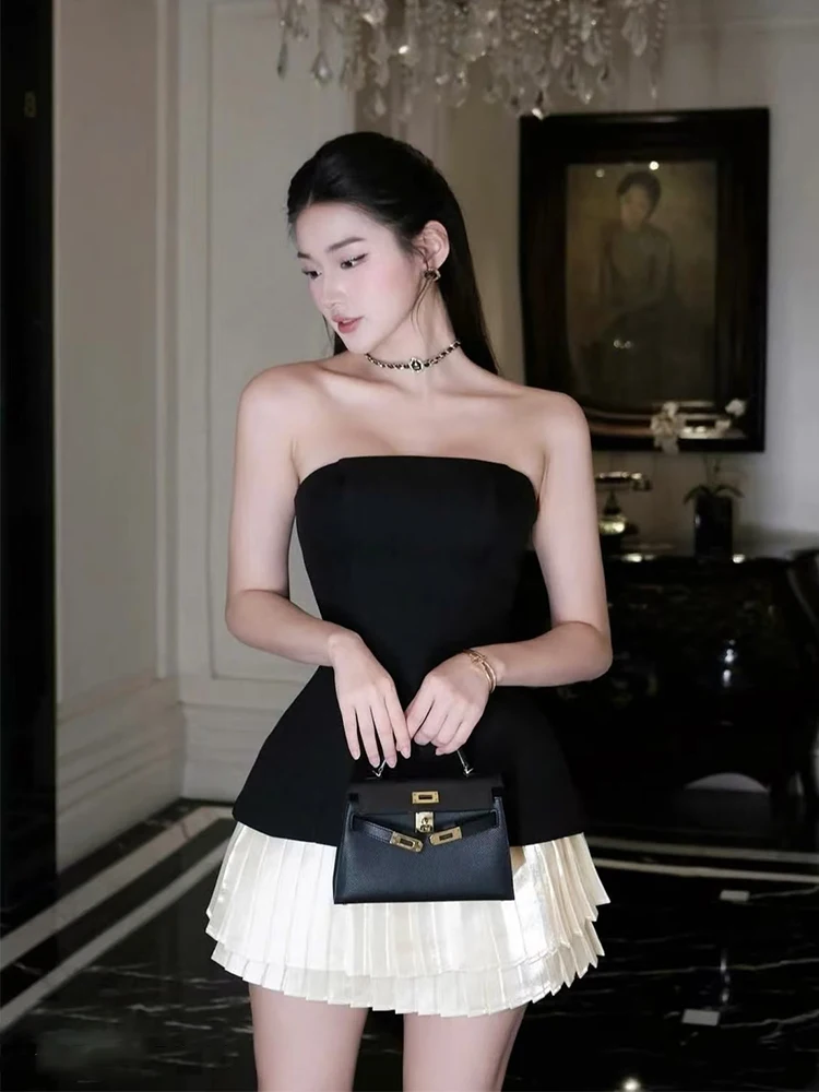 Elegant Black Splice Bustier Dress Women's Summer Slimming A-Line Skirt Gown Hebe Style Polyester Fiber No-Sleeve One-Piece
Elegant Black Splice Bustier Dress Women's Summer Slimming A-Line Skirt Gown Hebe Style Polyester Fiber No-Sleeve One-Piece