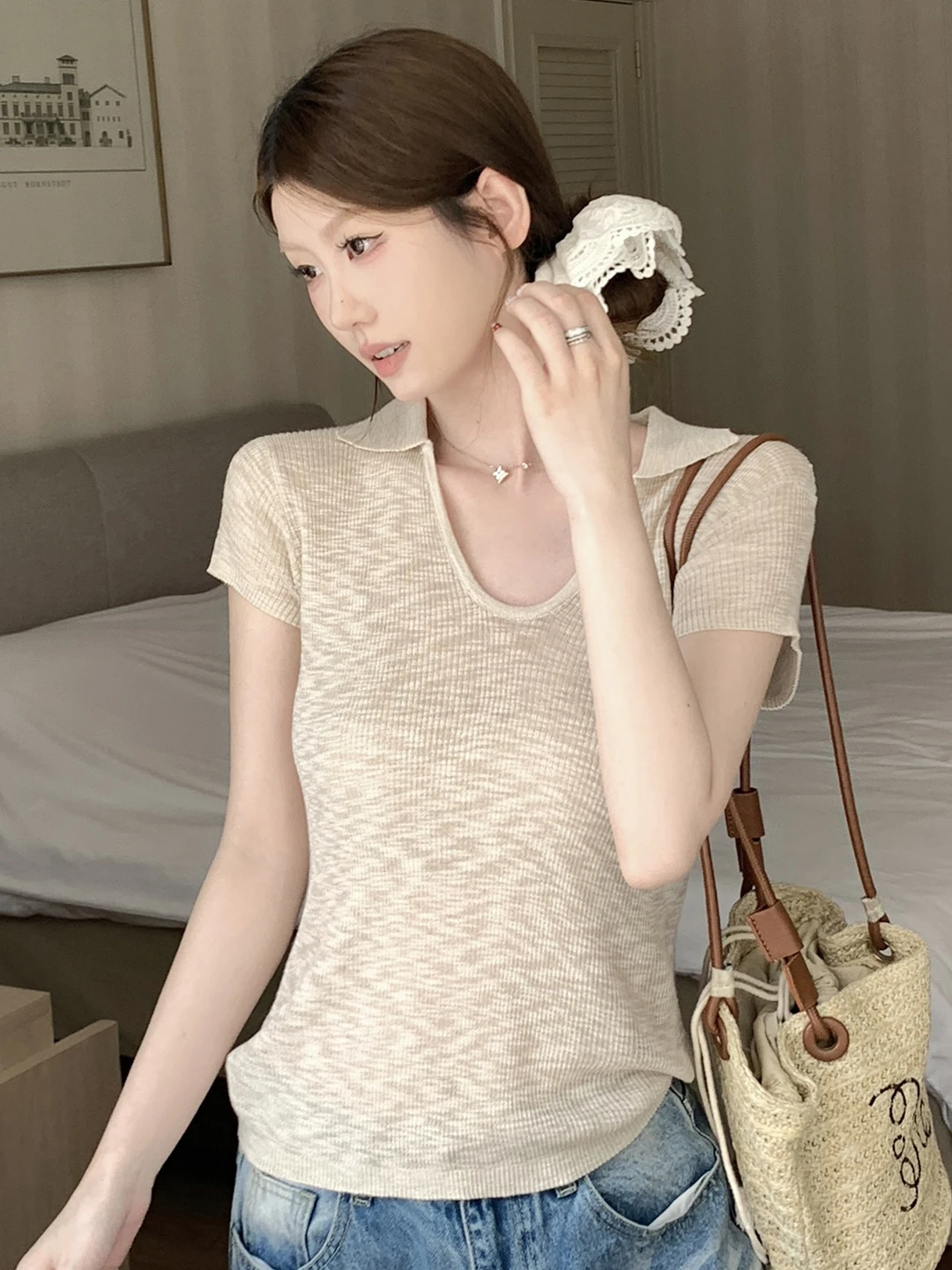 Cleanfit V-Neck Short Sleeve T-Shirt Women's Slimming Comfortable Summer Top Soft Knitted Citywalk Fashion Casual Basic
Cleanfit V-Neck Short Sleeve T-Shirt Women's Slimming Comfortable Summer Top Soft Knitted Citywalk Fashion Casual Basic