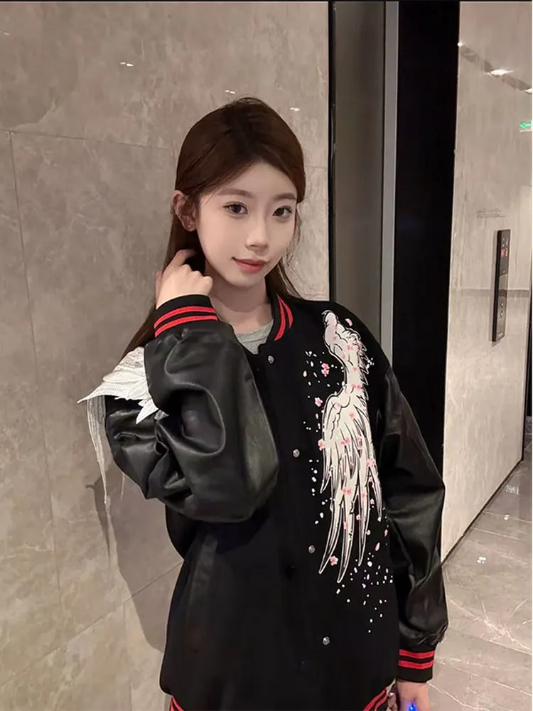 Женские осенние спортивные куртки-бомберы желтого цвета из замши и канваса с декоративными элементами в готическом стиле, с вырезами, пуговицами и бахромой, для активного отдыха
Женские осенние спортивные куртки-бомберы желтого цвета из замши и канваса с декоративными элементами в готическом стиле, с вырезами, пуговицами и бахромой, для активного отдыха