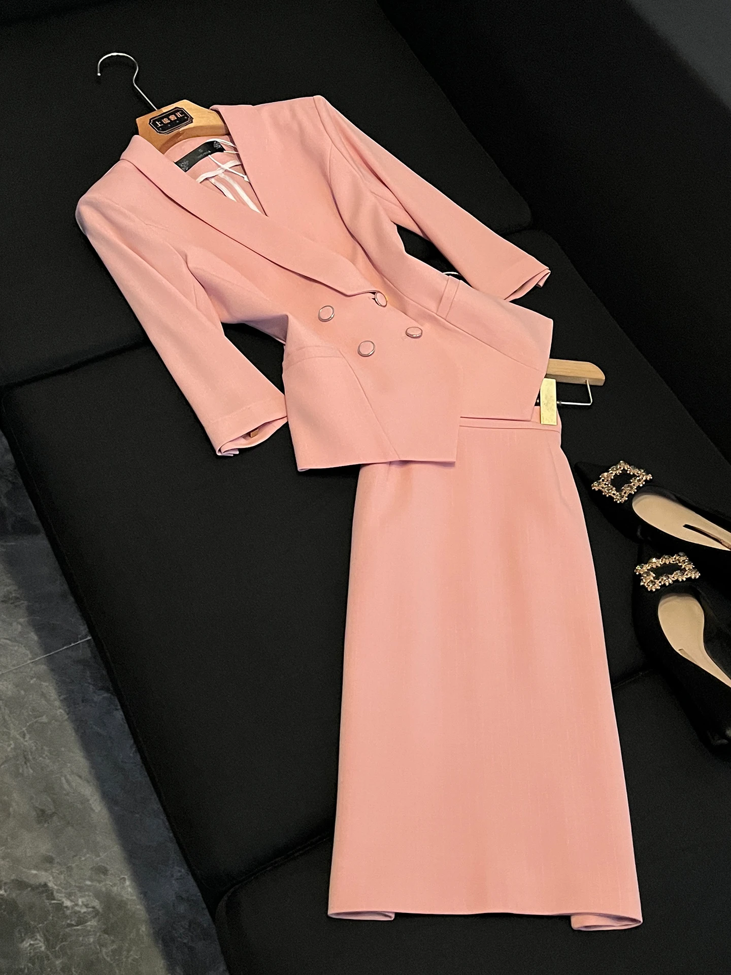 New Summer 2026 Women's Pink Suit Two-Piece Set Professional Commute Double-Breasted High Waist Pants Long Sleeve Regular Length
New Summer 2026 Women's Pink Suit Two-Piece Set Professional Commute Double-Breasted High Waist Pants Long Sleeve Regular Length