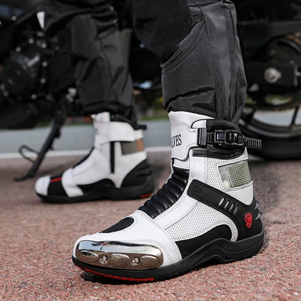 Couple Motocross Racing Boots, Custom LED Text Display, Waterproof Anti-fall Leather Shoes for Men and Women, Protective Gear
Couple Motocross Racing Boots, Custom LED Text Display, Waterproof Anti-fall Leather Shoes for Men and Women, Protective Gear