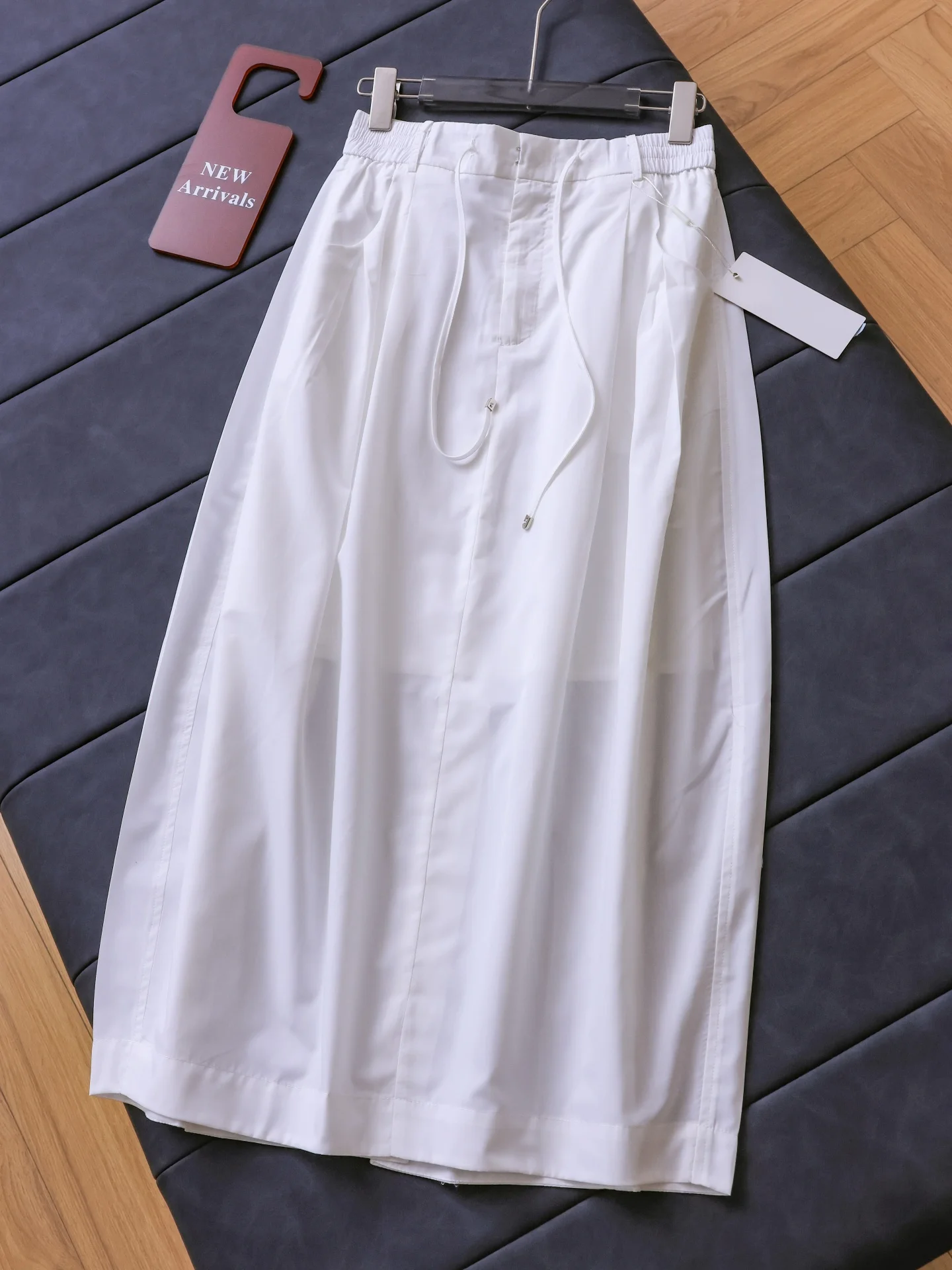 Pure Color Drawstring Elastic Waist Back Split Lantern Skirt Versatile Mid-Length A-Line Skirt Flower Bud Skirt Women's Halve...
Pure Color Drawstring Elastic Waist Back Split Lantern Skirt Versatile Mid-Length A-Line Skirt Flower Bud Skirt Women's Halve...