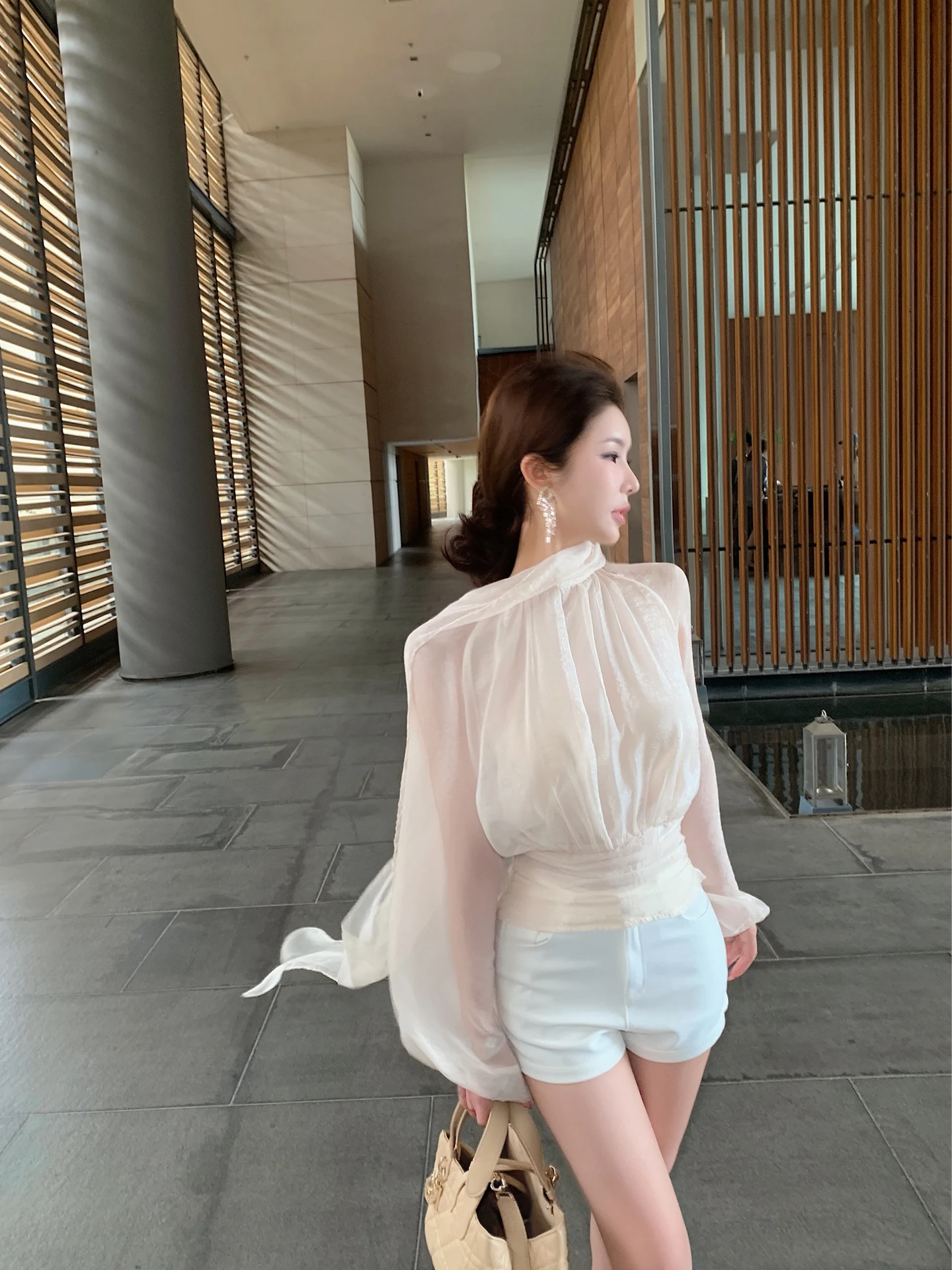 Onelady Elegant Long Sleeve Sash Shirt Women's Spring Summer Pleated Waist Cinched Chiffon Top French Style Slim Fit Short Le...
Onelady Elegant Long Sleeve Sash Shirt Women's Spring Summer Pleated Waist Cinched Chiffon Top French Style Slim Fit Short Le...