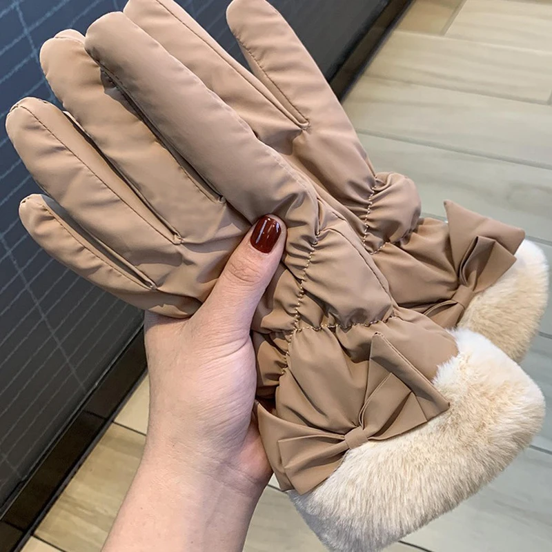 Women's Gloves Korean Bow Solid Color Fashionable Versatile Winter Warm Plush Thick Windproof Waterproof Cotton Gloves For Girl
Women's Gloves Korean Bow Solid Color Fashionable Versatile Winter Warm Plush Thick Windproof Waterproof Cotton Gloves For Girl