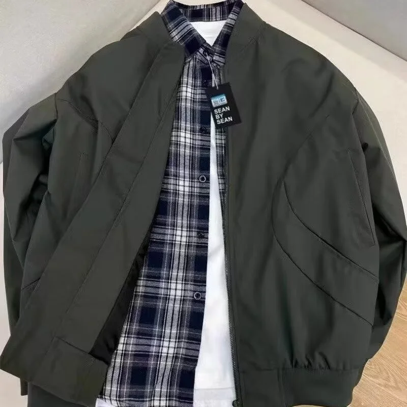 2025 Spring and Autumn New Baseball Collar Short Loose Solid Color Jacket Men's Business Casual Thin Coat Trend
2025 Spring and Autumn New Baseball Collar Short Loose Solid Color Jacket Men's Business Casual Thin Coat Trend