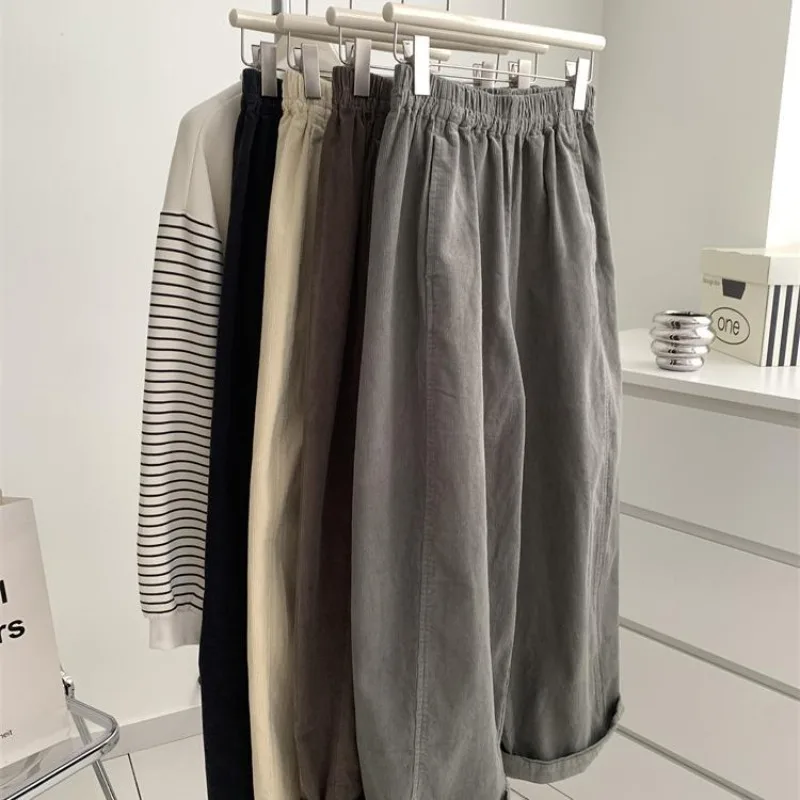 Japanese Retro Light Core Velvet Pants 2025 Women's Autumn New Loose Casual Wide Leg Slimming Versatile Cropped Pants
Japanese Retro Light Core Velvet Pants 2025 Women's Autumn New Loose Casual Wide Leg Slimming Versatile Cropped Pants