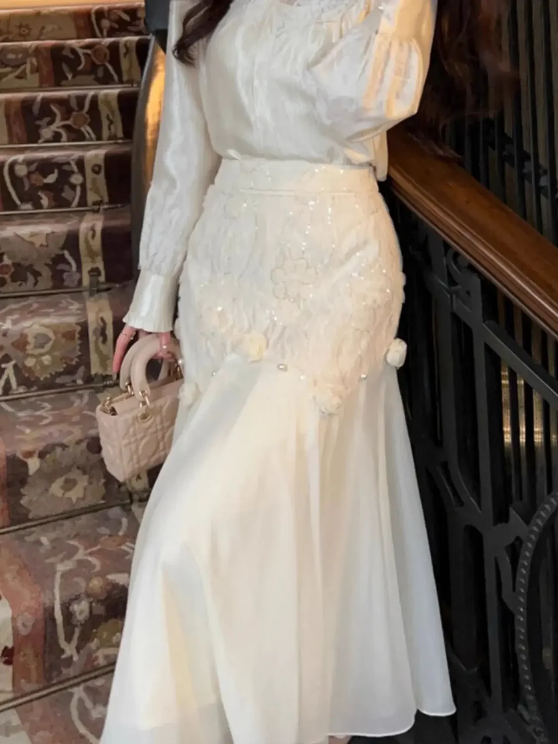 3D Rose Skirt Lace Patchwork Temperament French Chiffon Women High Waist Female Skirt Elegant Long Hip-Covering Flowers Skirts
3D Rose Skirt Lace Patchwork Temperament French Chiffon Women High Waist Female Skirt Elegant Long Hip-Covering Flowers Skirts