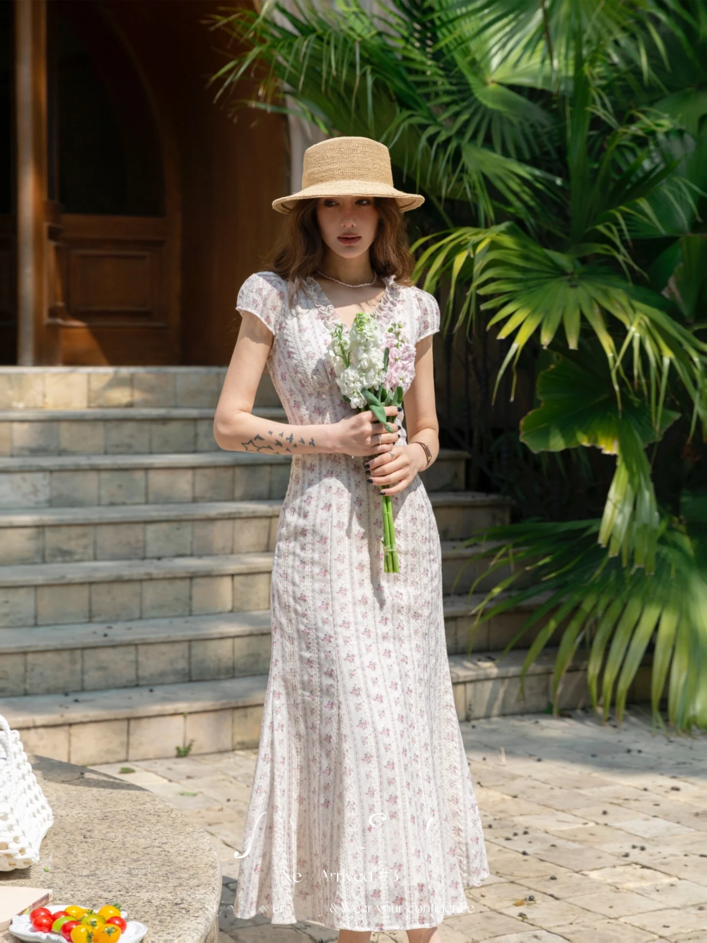 V-Neck Embroidered Midi Dress Slim Fit Fish Tail Skirt Short Sleeve Breathable Skin-Friendly Summer New Style French Style
V-Neck Embroidered Midi Dress Slim Fit Fish Tail Skirt Short Sleeve Breathable Skin-Friendly Summer New Style French Style