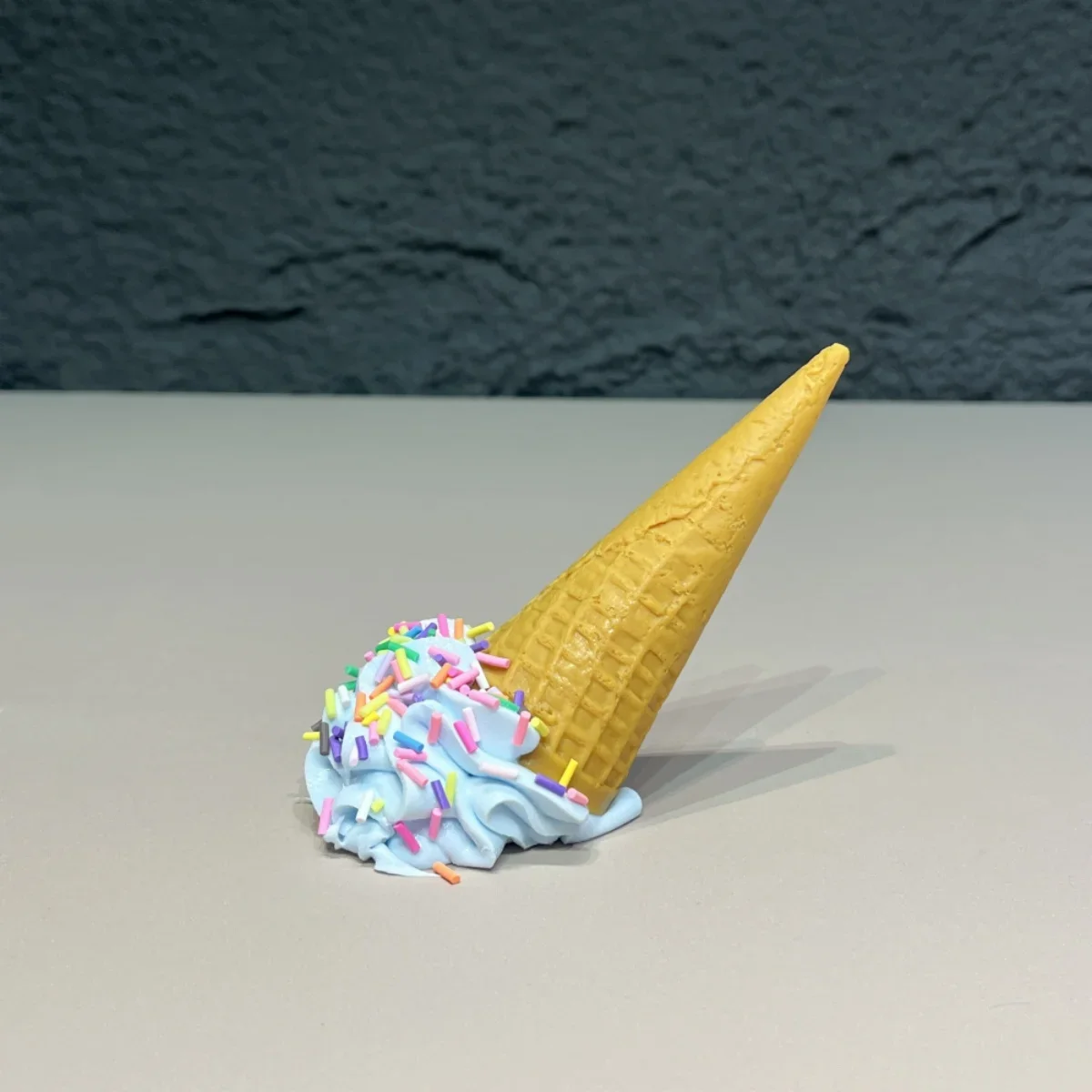 Забавный заниженный конус для мороженого, дверной стопор, милый 3D реалистичный плавящийся вид, мягкий прочный пластиковый защитный реквизит, кляп, подарок, домашний декор
Забавный заниженный конус для мороженого, дверной стопор, милый 3D реалистичный плавящийся вид, мягкий прочный пластиковый защитный реквизит, кляп, подарок, домашний декор