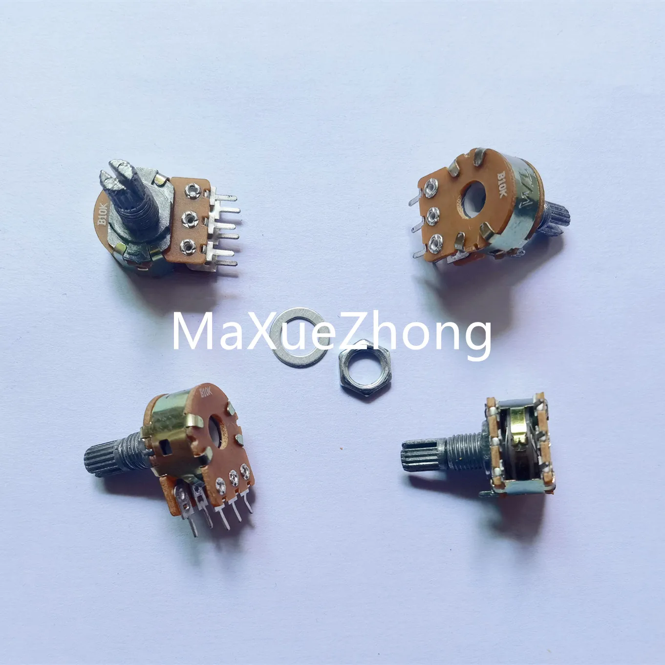 Original New 100% 148 Type double potentiometer B5K B10K B20K B50K B100K handle length 15MM (SWITCH)
Original New 100% 148 Type double potentiometer B5K B10K B20K B50K B100K handle length 15MM (SWITCH)