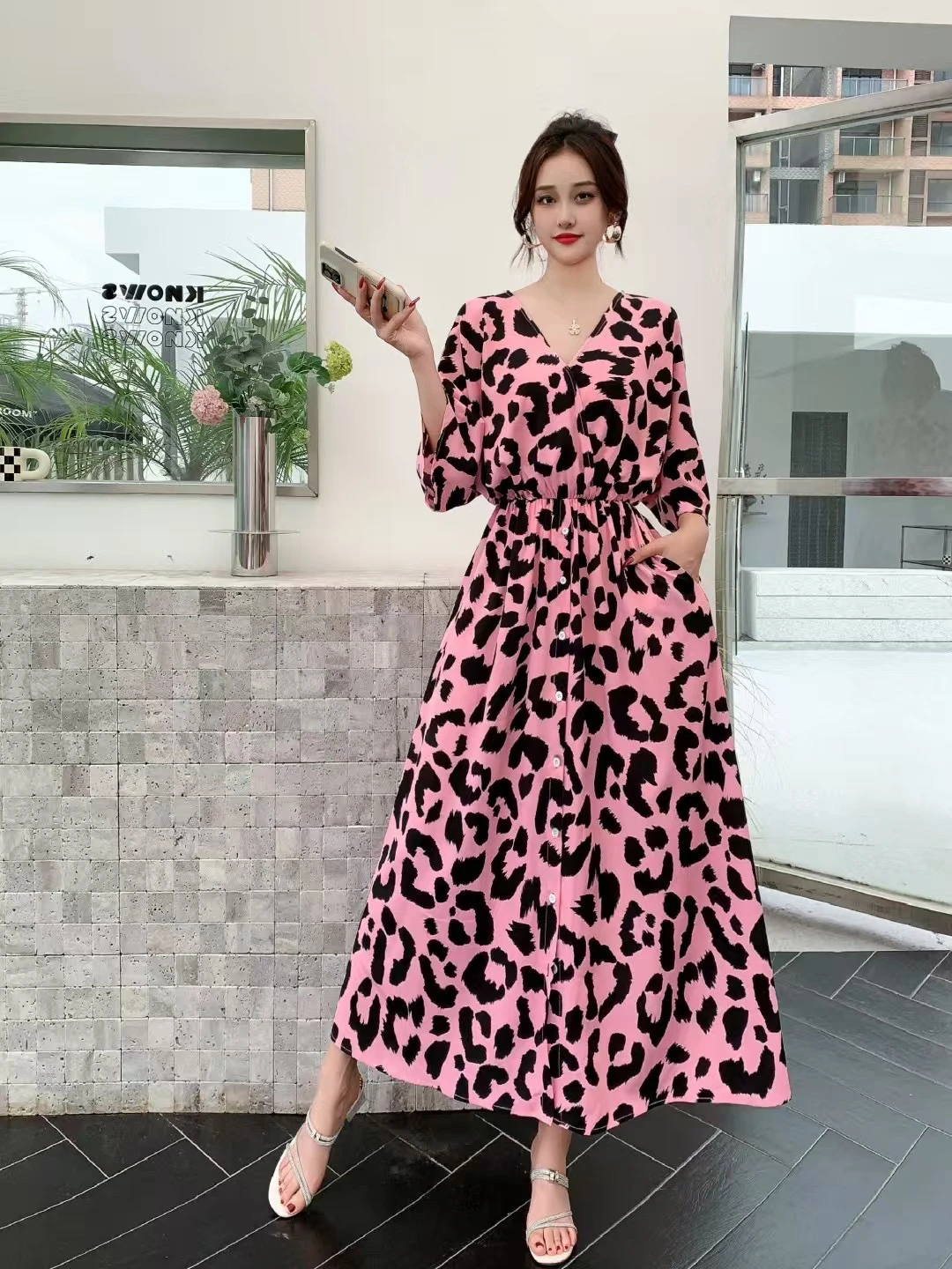 Gagarich Women Dress European Beach Style Summer New V-neck Fashion Leopard Print Stylish Slit Style Short Sleeved Vestidos
Gagarich Women Dress European Beach Style Summer New V-neck Fashion Leopard Print Stylish Slit Style Short Sleeved Vestidos